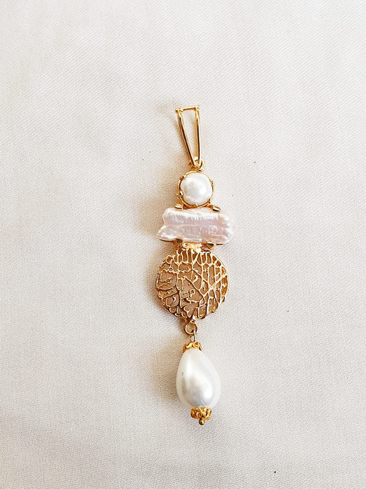 Pearls with Calligraphy Pendant.