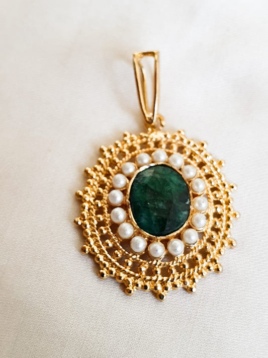 Emerald and Pearls Filigree Pendant.